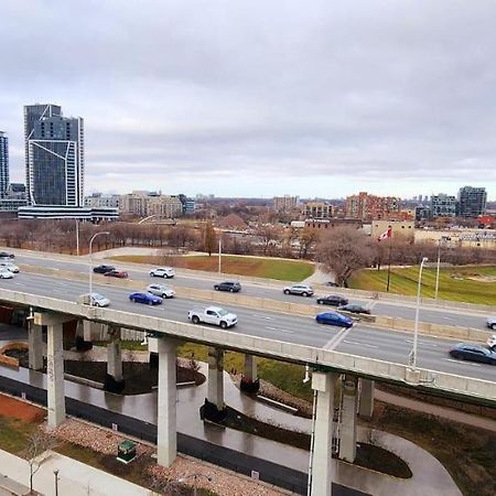 Lakefront Living Downtown Toronto - Free Parking, Gym, Indoor Pool ภายนอก รูปภาพ